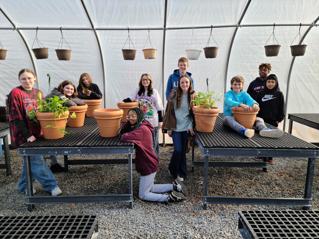 Pennington Seed donates terracotta pots to ag classes
